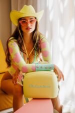 Polarbox® Summer Retro Cooler Bag Yellow - Cyan 6L - Image 4