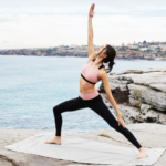 ⁦منشفة رياضة سريعة الجفاف - رمادي - مقاس كبير⁩ - الصورة ⁦8⁩