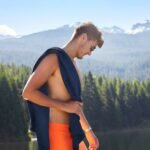 ⁦منشفة رياضة سريعة الجفاف - أزرق غامق - مقاس كبير⁩ - الصورة ⁦5⁩