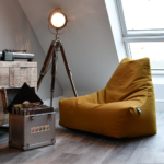 ⁦كرسي بين باج مخمل شمواه - أصفر خردل⁩ - الصورة ⁦3⁩