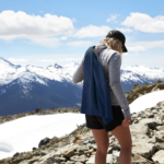 ⁦منشفة رياضة سريعة الجفاف - أزرق غامق - مقاس كبير⁩ - الصورة ⁦6⁩