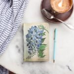 ⁦دفتر صغير Blooming Wisteria " مخطط "⁩ - الصورة ⁦3⁩