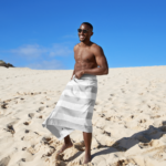 ⁦منشفة بحر  سريعة الجفاف - رمادي مخطط - مقاس كبير⁩ - الصورة ⁦8⁩